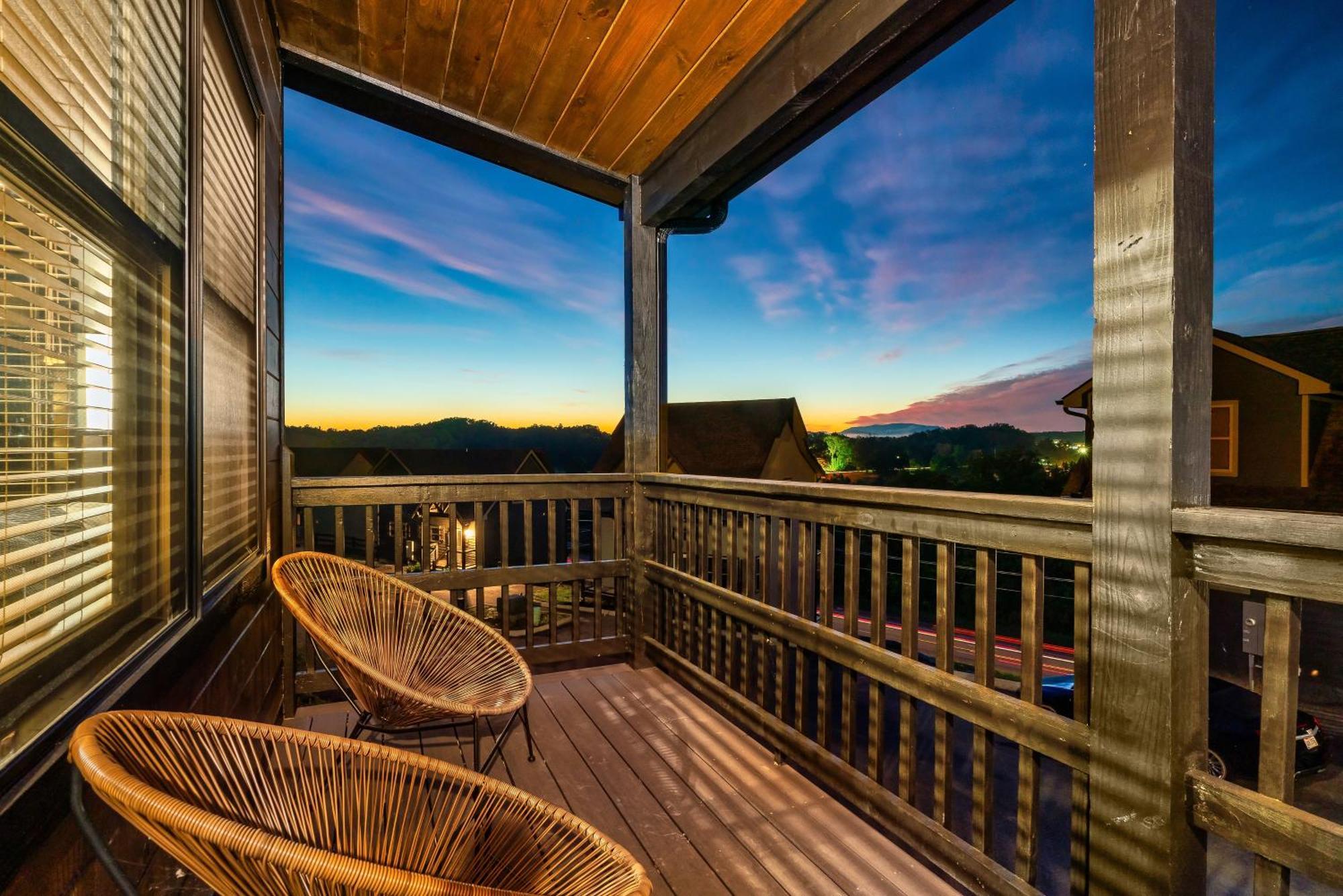 Misty Mountain Morning Hotel Sevierville Exterior photo